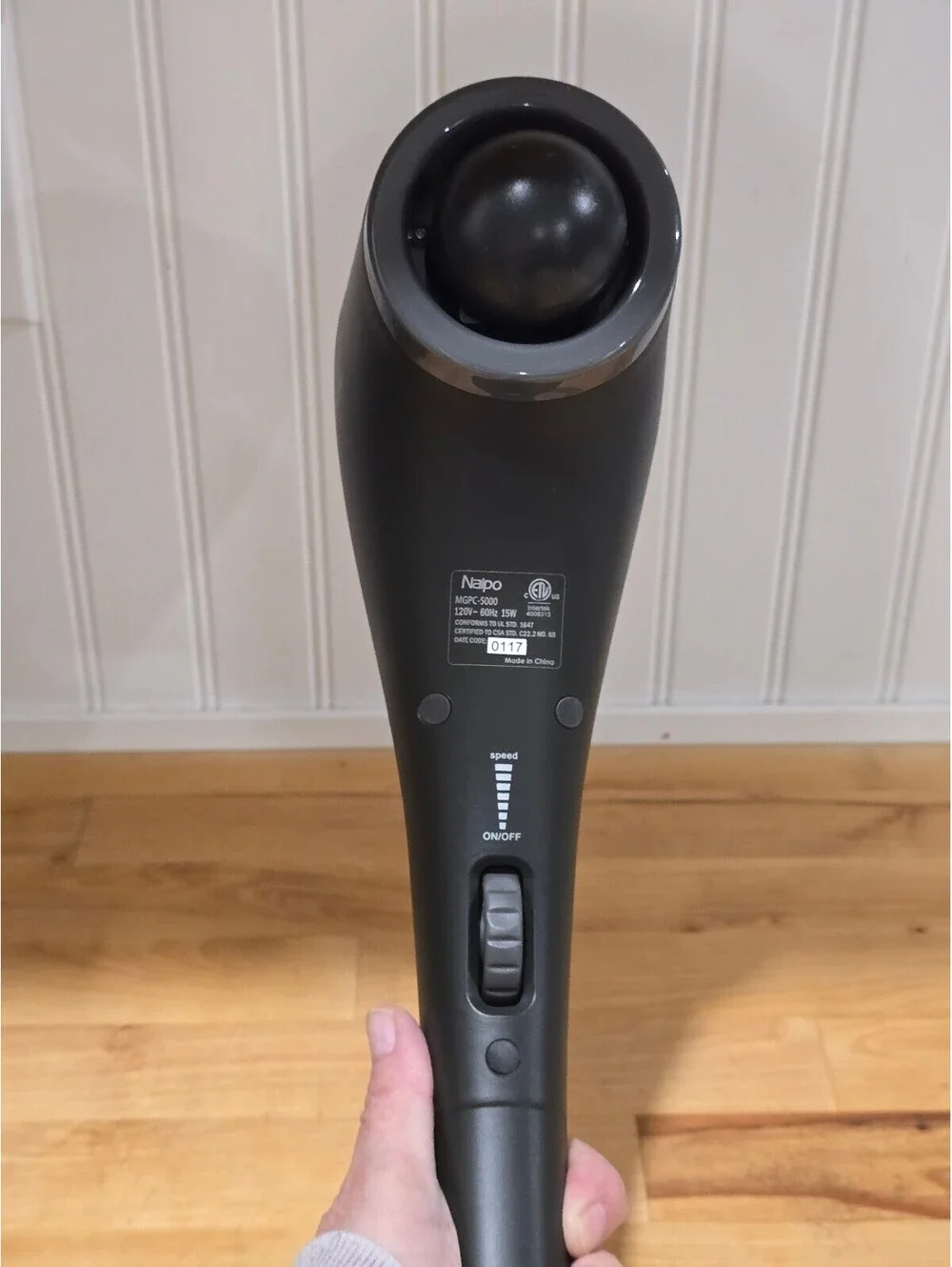Naipo Handheld Massager w/ Heat & variable speed for a relaxing Massage